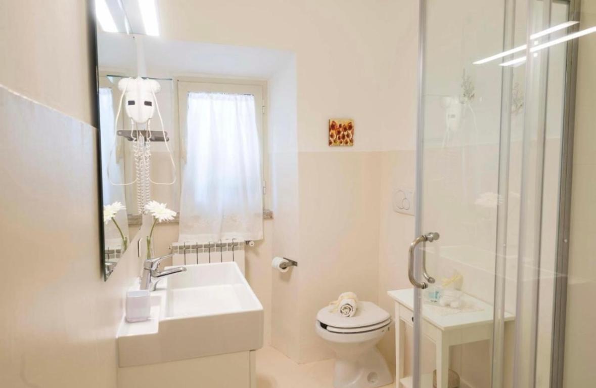 La Locanda Di Andrea Il Pescatore Bed & Breakfast Borgo Montenero Luaran gambar